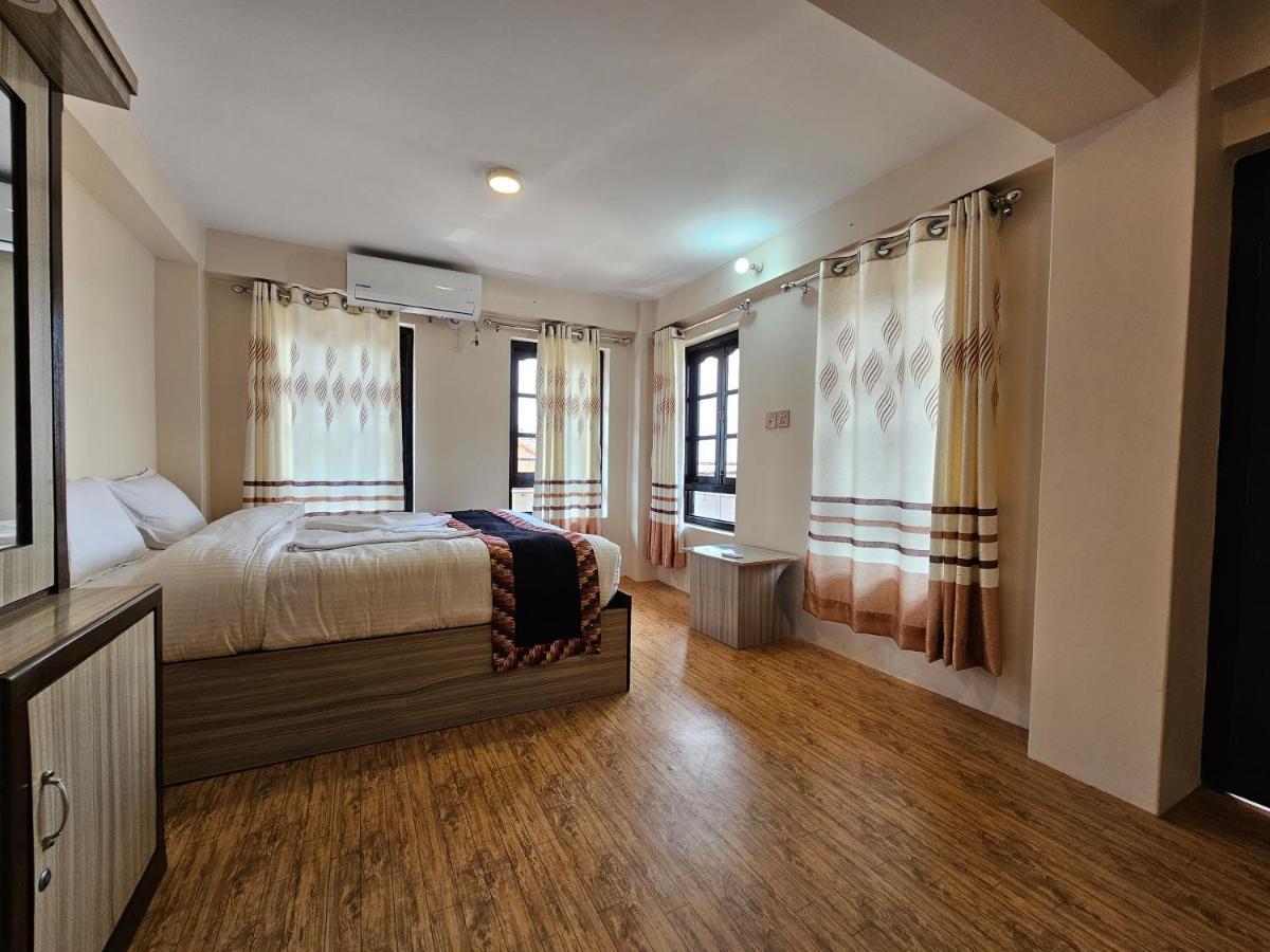 Hotel Durbar Side Bhatgoan 외부 사진